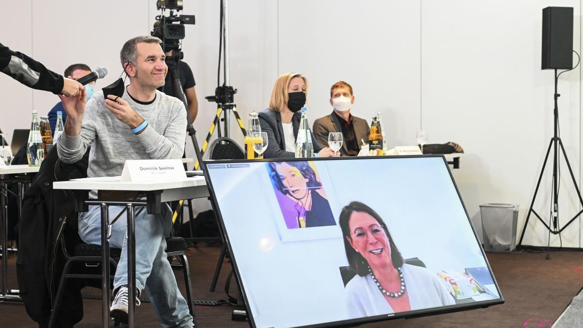 Univ. Prof. Dr. med. Rita Schmutzler Direktorin Zentrum Familiärer Brust- und Eierstockkrebs Universitätsklinikum Köln Prof. Dr. Rita Schmutzler